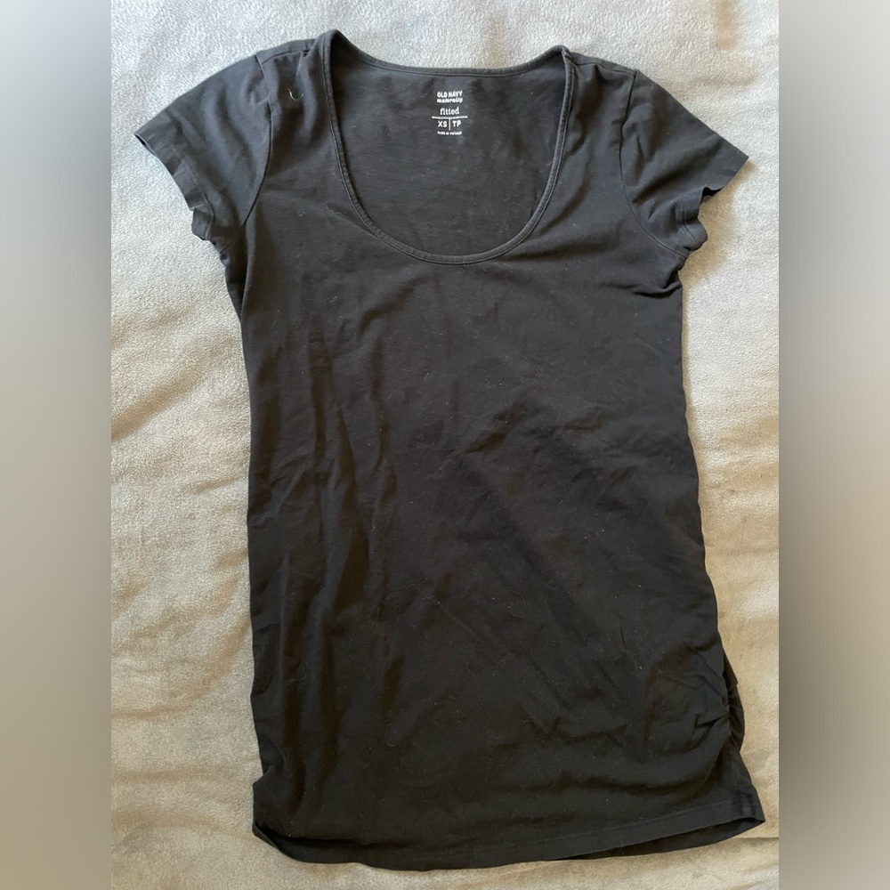 Old Navy maternity tshirt